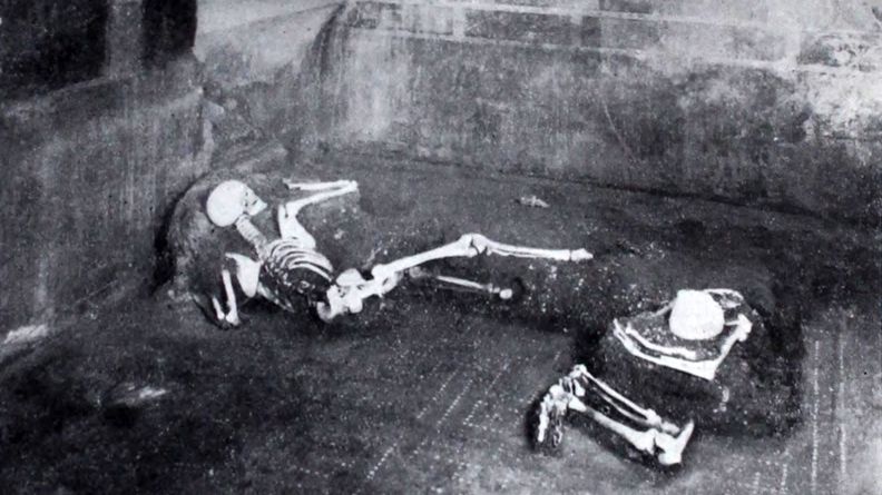 Pompeii corpses